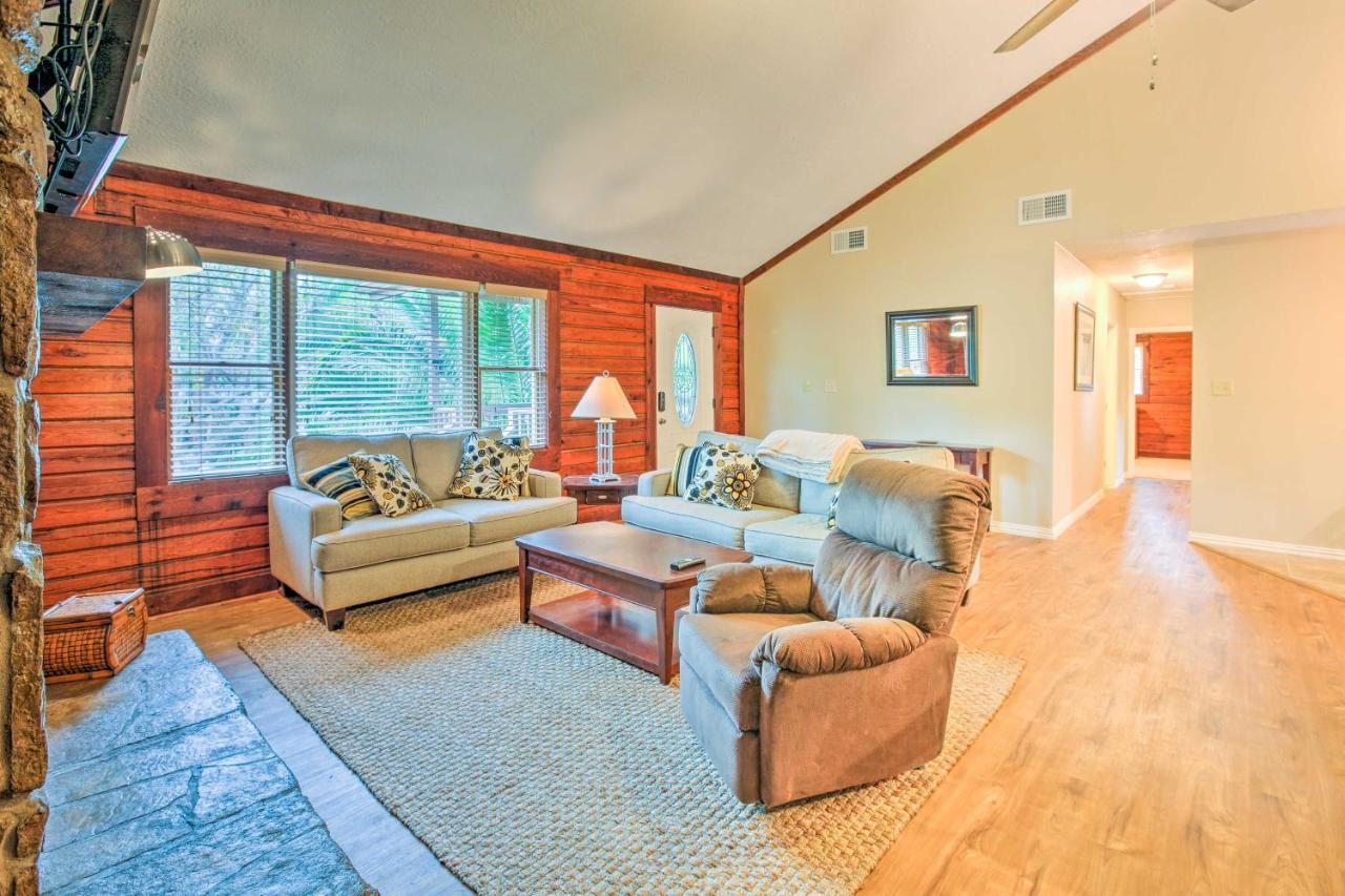 Spacious Kemah Clear Lake Home With Porch And Fire Pit Екстериор снимка