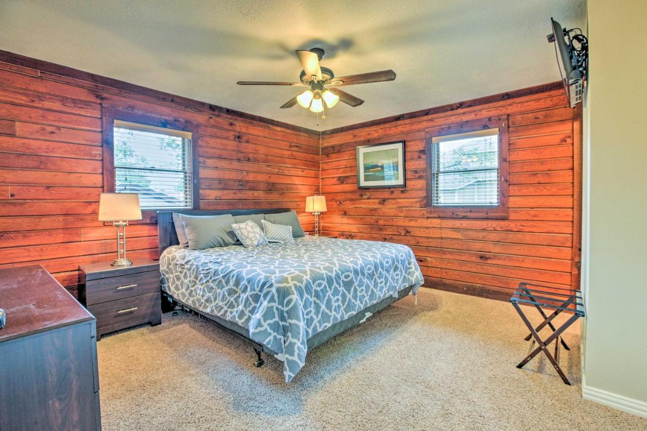 Spacious Kemah Clear Lake Home With Porch And Fire Pit Екстериор снимка