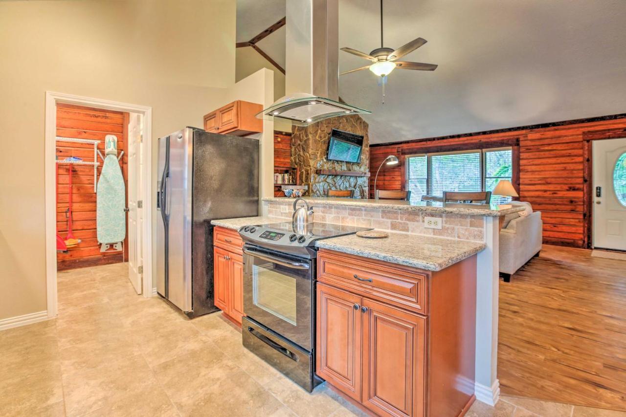 Spacious Kemah Clear Lake Home With Porch And Fire Pit Екстериор снимка