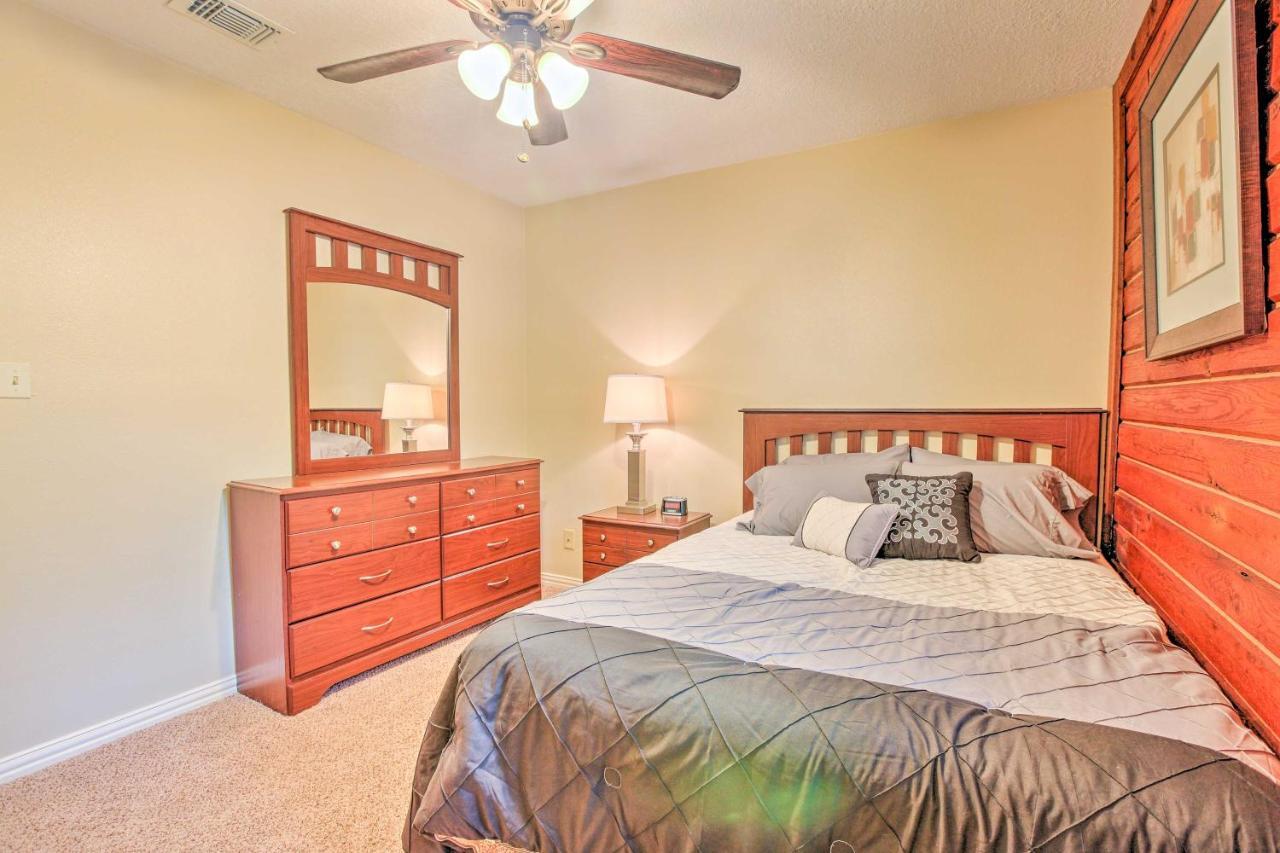 Spacious Kemah Clear Lake Home With Porch And Fire Pit Екстериор снимка