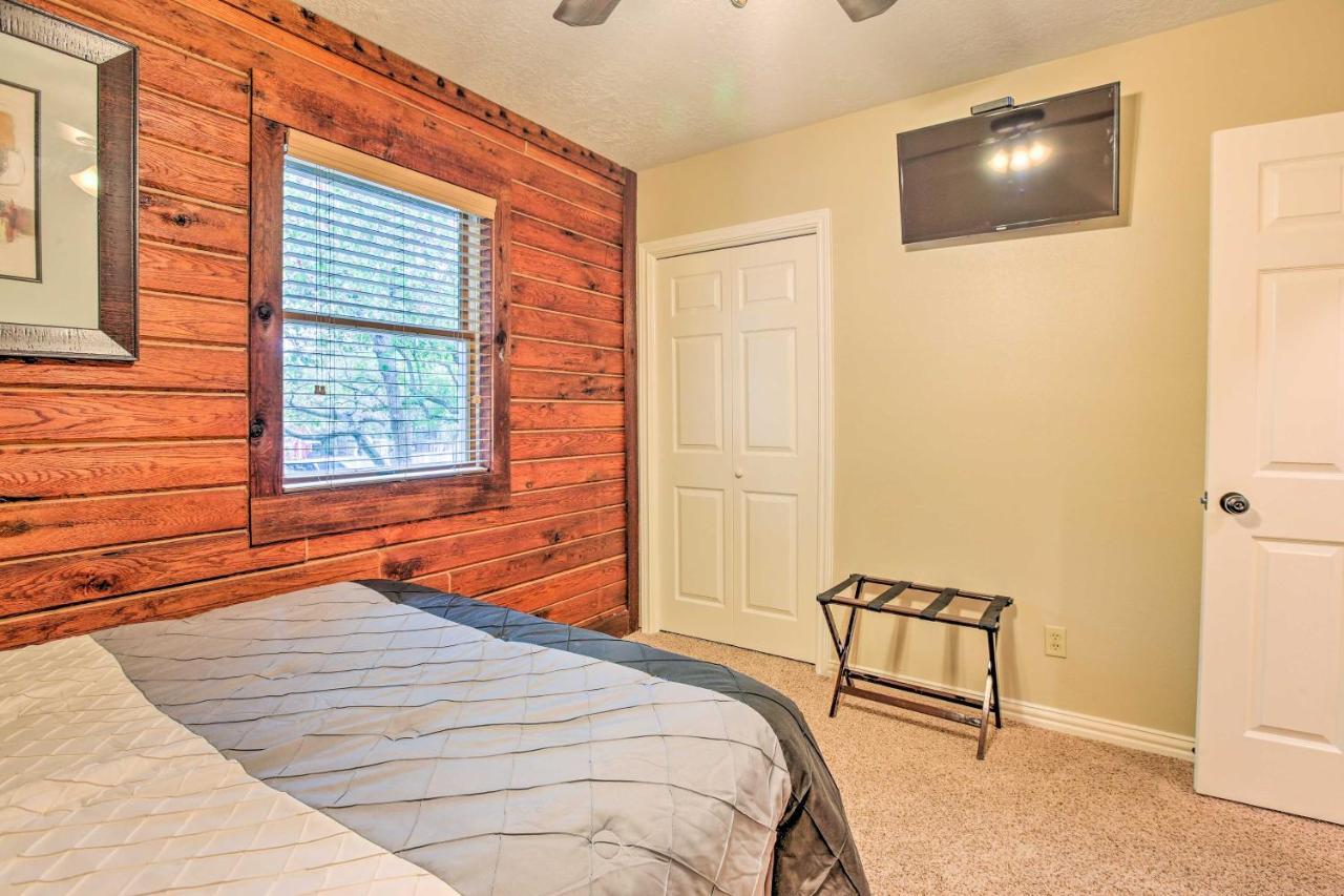 Spacious Kemah Clear Lake Home With Porch And Fire Pit Екстериор снимка